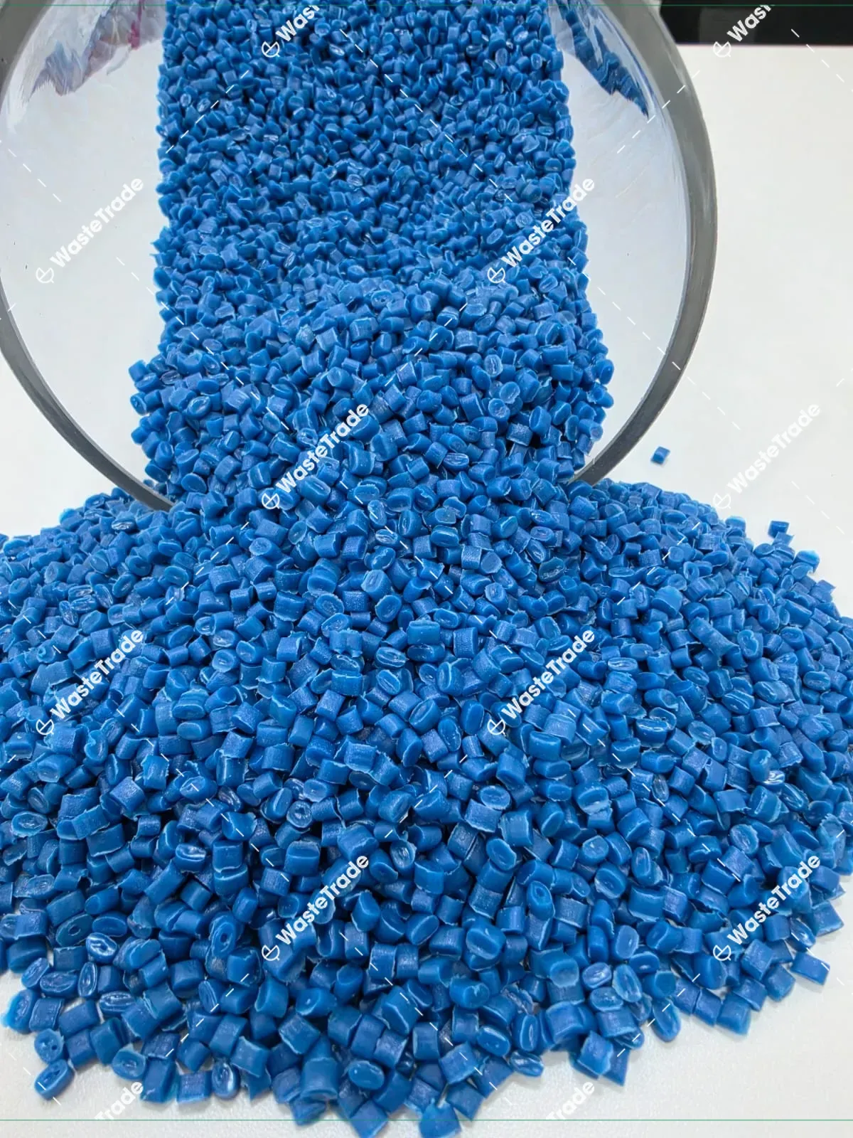 Plastic-HDPE-HDPE drums (60–220L)-Municipal-Granulate
