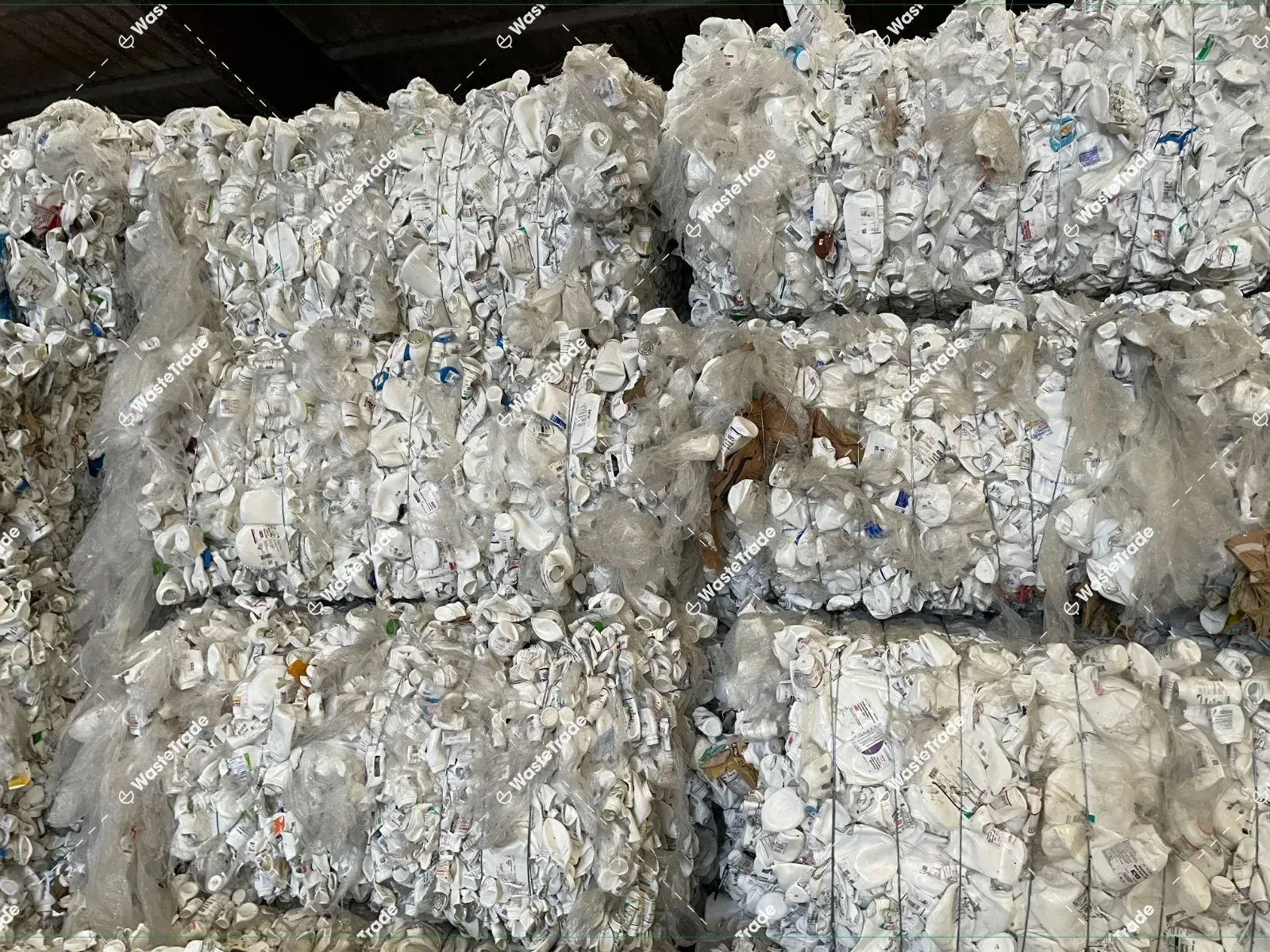 HDPE-Natural HDPE bottles (food-contact sorted)