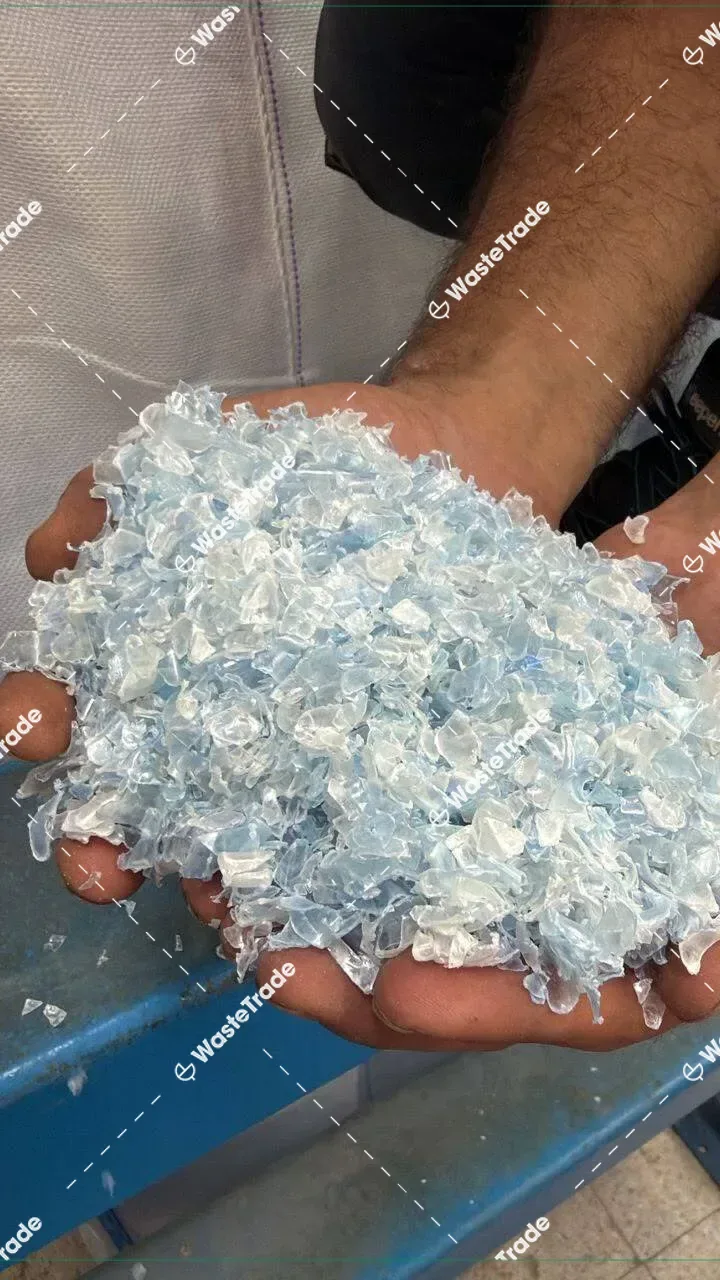 Plastic-PET-Clear bottle flake — unwashed-Sorting / Treatment-Flake — unwashed